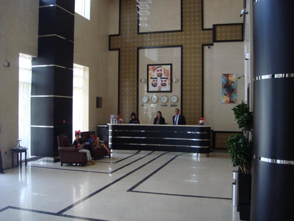 Paragon Hotel Абу Даби Екстериор снимка